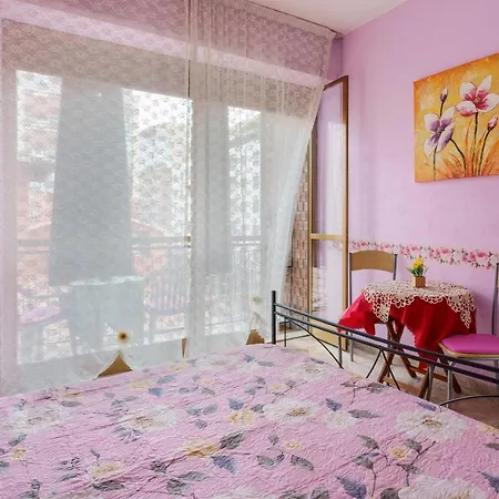 לינה וארוחת בוקר Dolce 2*